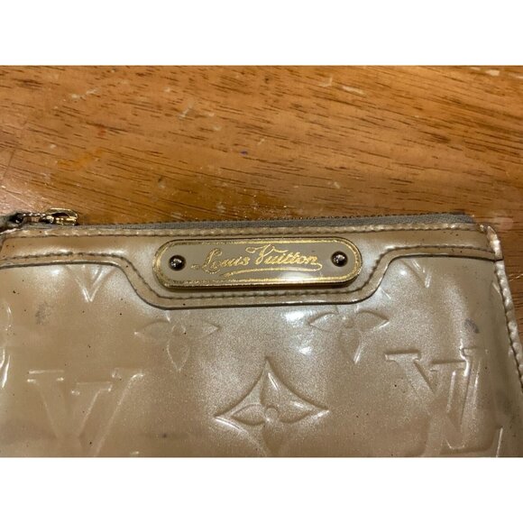 Louis Vuitton Beige Patent Leather Monogram Vernis Pochette Coin Purse - Picture 2 of 5
